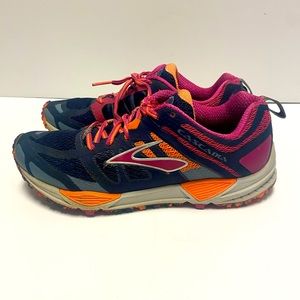 Brooks Cascadia 11 Navy/ Pink size 8.5 running shoes